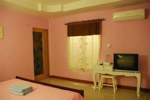 Baan Im Em Hotel Pattaya Exterior photo