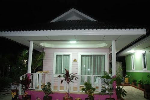 Baan Im Em Hotel Pattaya Exterior photo
